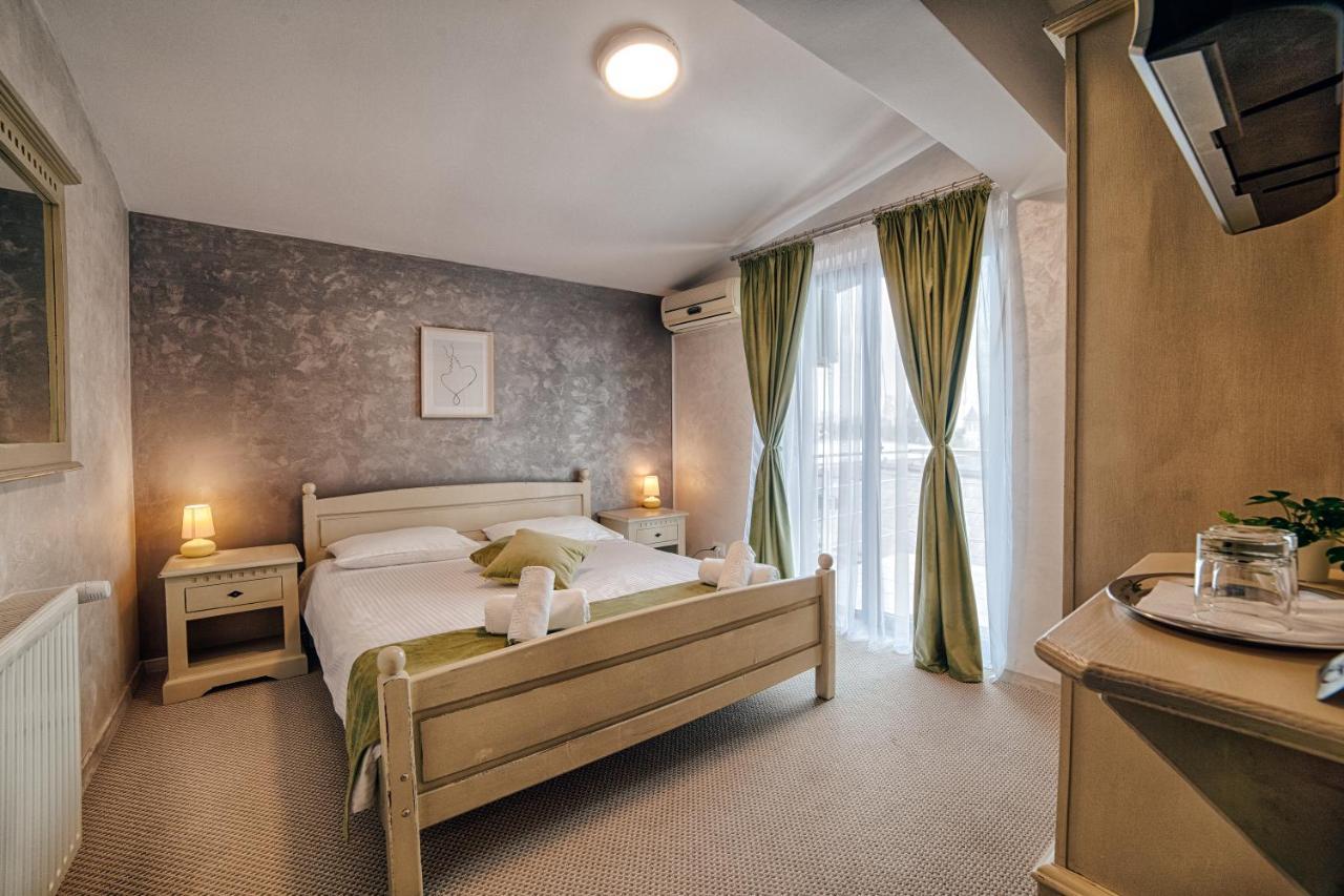 Hostel Casa Vatra Rădăuţi Exteriér fotografie