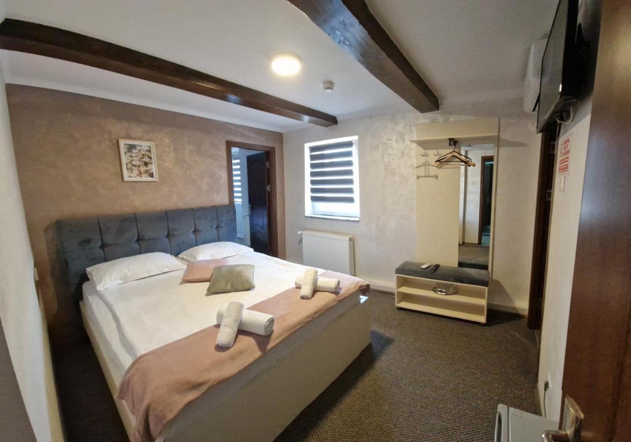 Hostel Casa Vatra Rădăuţi Exteriér fotografie