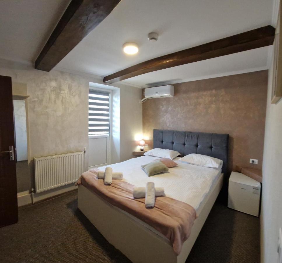 Hostel Casa Vatra Rădăuţi Exteriér fotografie